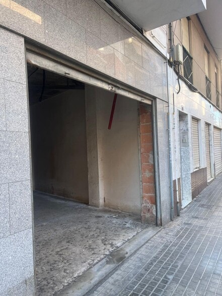 Local en Elche, Alicante en venta - Foto del edificio - Imagen 2 de 6