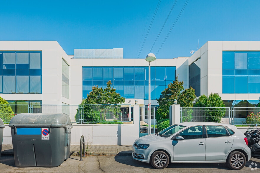 Calle del Musgo, 3, Madrid, Madrid en alquiler - Foto del edificio - Imagen 2 de 5