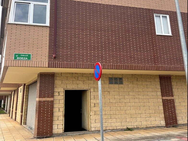 Local en Villaquilambre, León en venta - Foto del edificio - Imagen 3 de 4