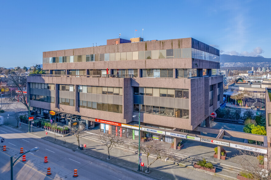 1755 W Broadway, Vancouver, BC en alquiler - Foto del edificio - Imagen 1 de 8