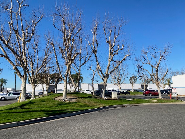 10851-10865 Portal Dr, Los Alamitos, CA en alquiler - Foto del edificio - Imagen 3 de 5