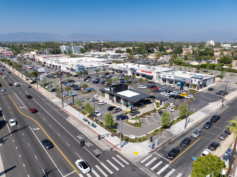 7060-7076 Sepulveda Blvd, Van Nuys, CA en alquiler - Foto del edificio - Imagen 2 de 117