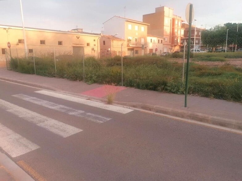 Terreno en La Pobla de Vallbona en venta - Foto del edificio - Imagen 3 de 10