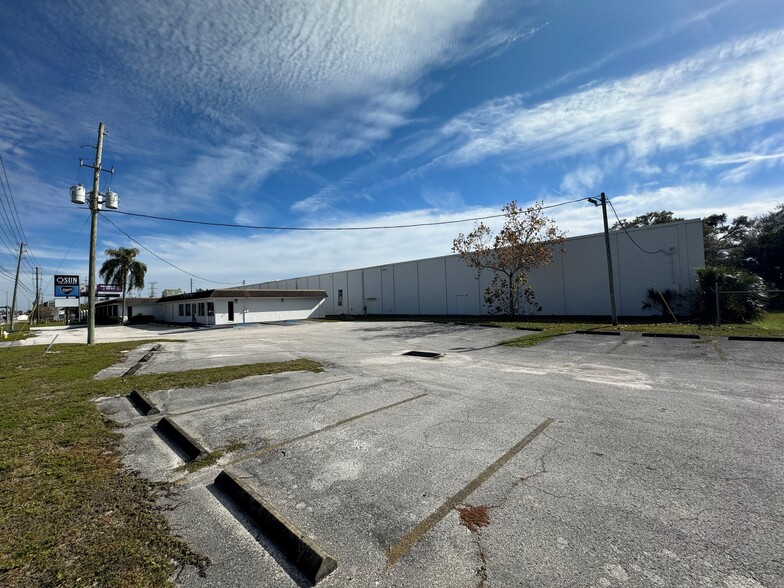 5850 Ulmerton Rd, Clearwater, FL en alquiler - Foto del edificio - Imagen 1 de 10