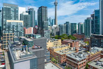 451 King St W, Toronto, ON - VISTA AÉREA  vista de mapa