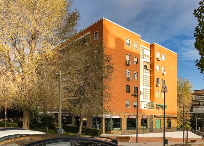 Más detalles de Calle Río Ebro, 5, Móstoles - Local en alquiler