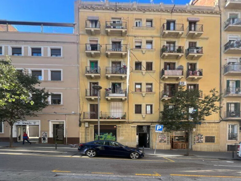 Edificio residencial en Barcelona, Barcelona en venta - Foto del edificio - Imagen 2 de 6