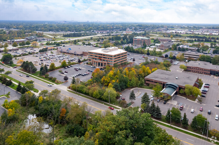 3001 Coolidge Rd, East Lansing, MI en alquiler - Vista aérea - Imagen 1 de 20