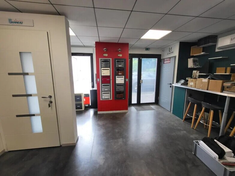 Oficina en Saint-Laurent-de-Mure en alquiler - Foto del interior - Imagen 3 de 4