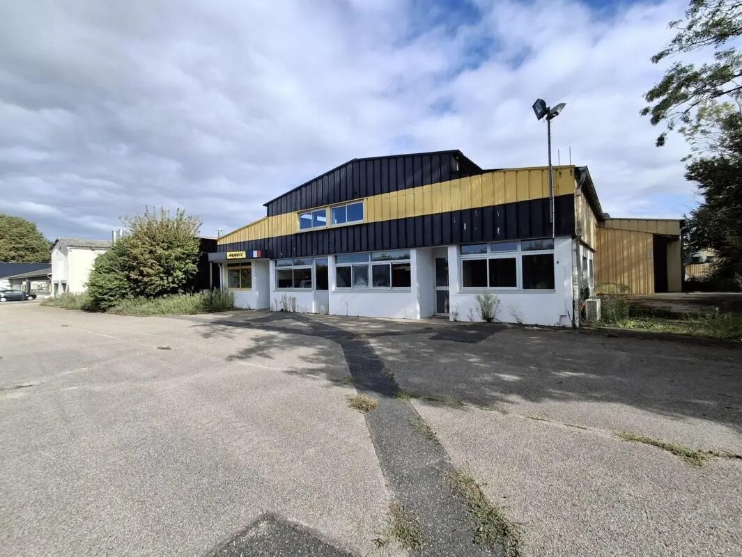 Flex en Saint-Trivier-sur-Moignans en venta Foto del edificio- Imagen 1 de 8