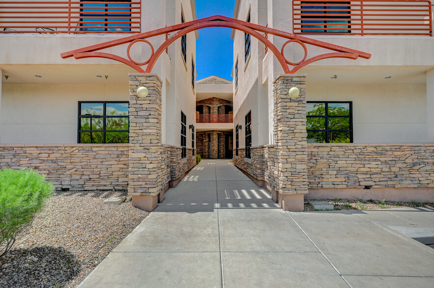 1358 Paseo Verde St, Henderson, NV en venta - Foto del edificio - Imagen 2 de 27