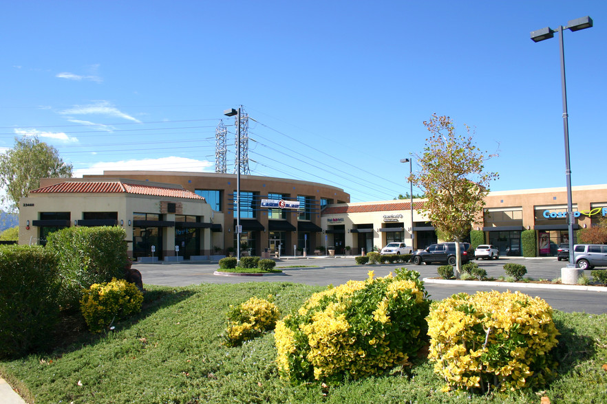 Cinema & Bouquet, Santa Clarita, CA en alquiler - Foto del edificio - Imagen 3 de 8