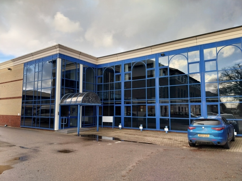 37 Gatwick Rd, Crawley en alquiler Foto del interior- Imagen 1 de 4