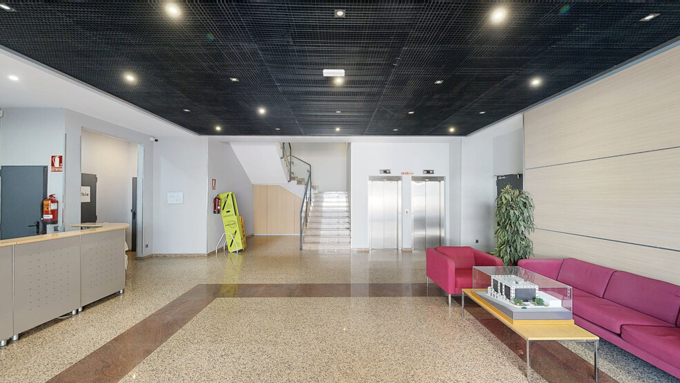 Calle de Manuel Tovar, 43, Madrid, Madrid en alquiler - Matterport 3D Scan - Imagen 2 de 22