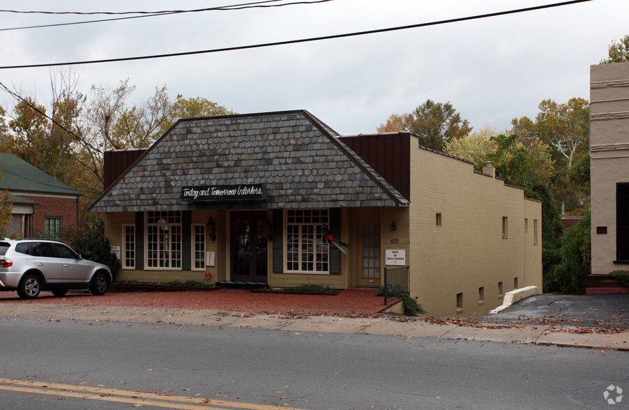 435 West End Blvd, Winston-Salem, NC en alquiler - Foto del edificio - Imagen 1 de 8