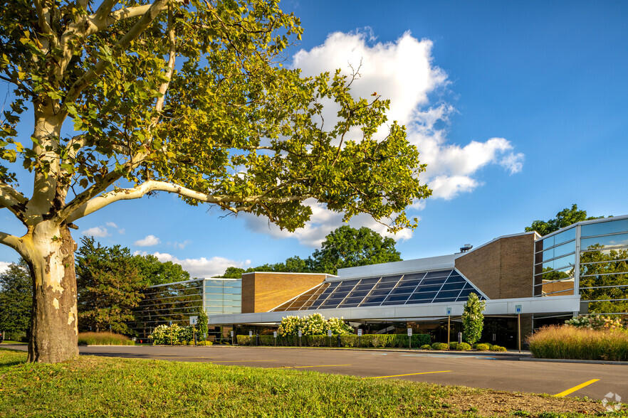 2600 S Telegraph Rd, Bloomfield Hills, MI en alquiler - Foto del edificio - Imagen 1 de 11