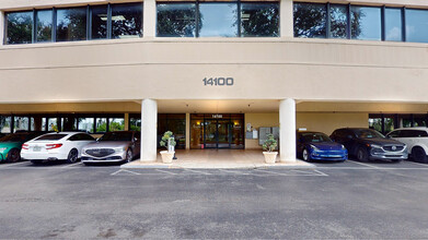 14100 Palmetto Frontage Rd, Miami Lakes, FL en alquiler Foto del edificio- Imagen 1 de 35