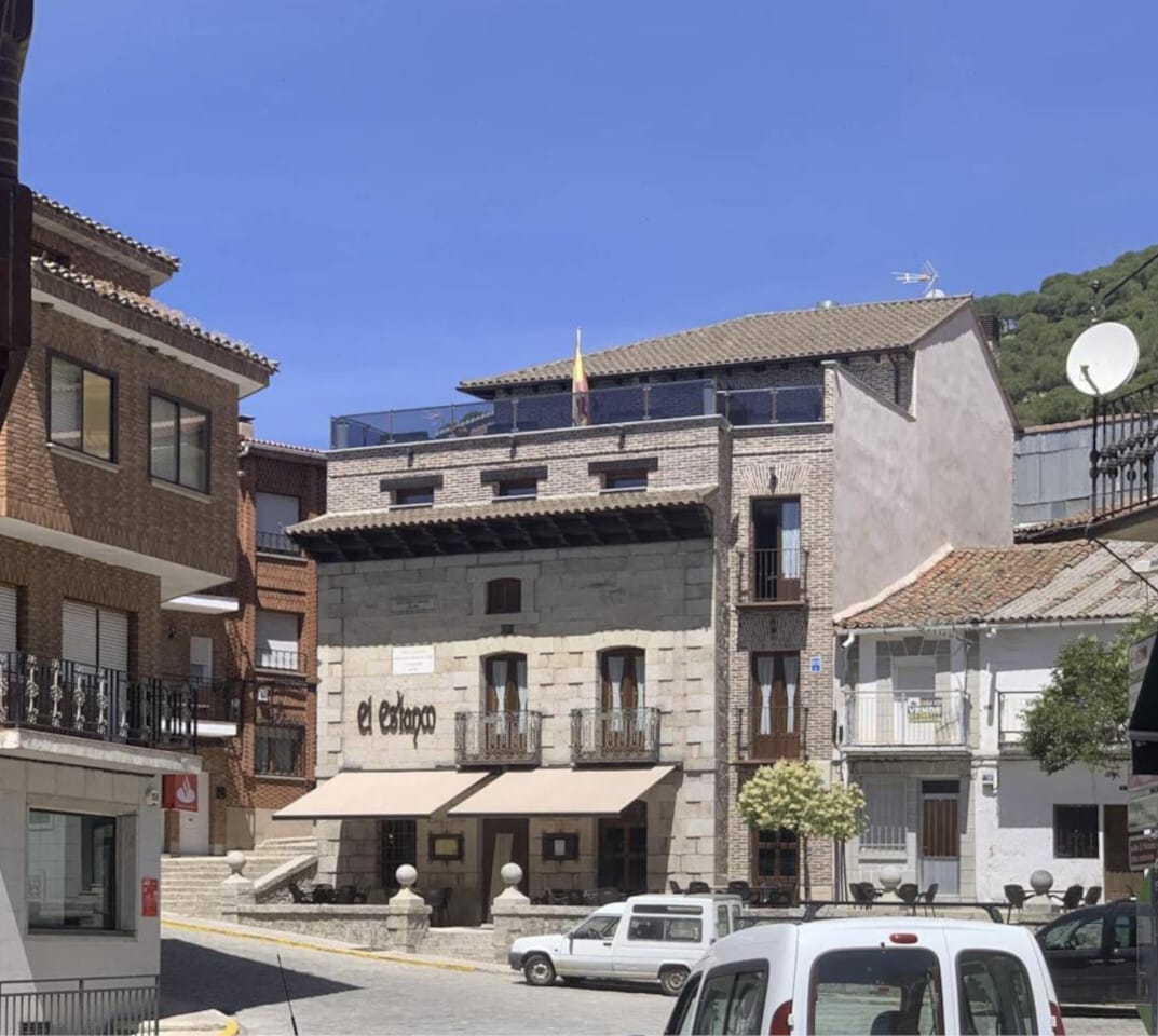 Hotel y hospedaje en El Hoyo de Pinares, Ávila en venta Foto del interior- Imagen 1 de 31