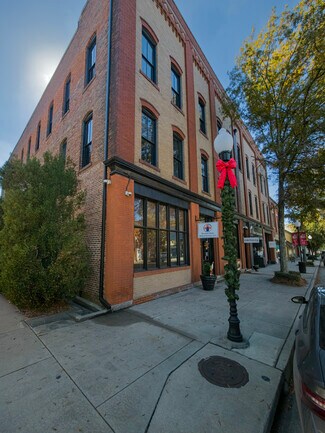 Más detalles de 105-111 W Central, Valdosta, GA - Local en venta