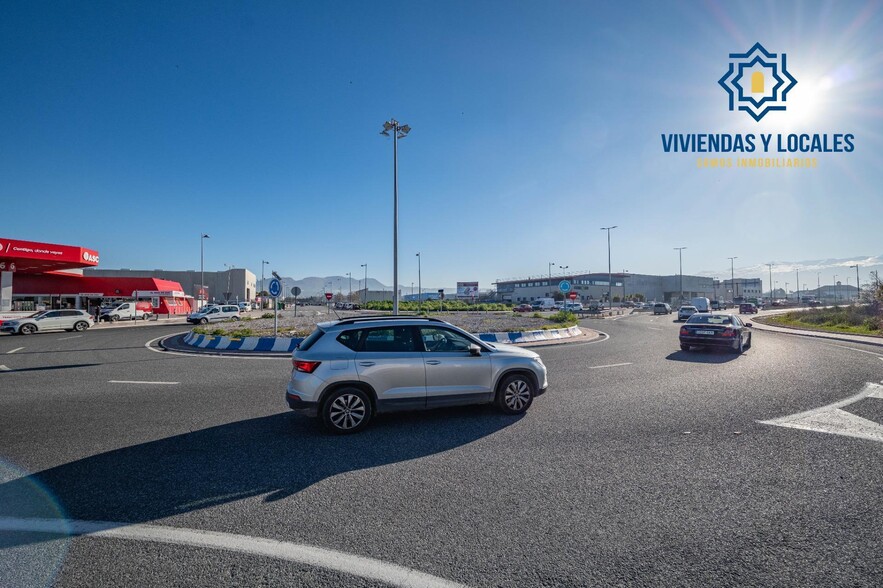 Nave en Granada en venta - Vista aérea - Imagen 2 de 41