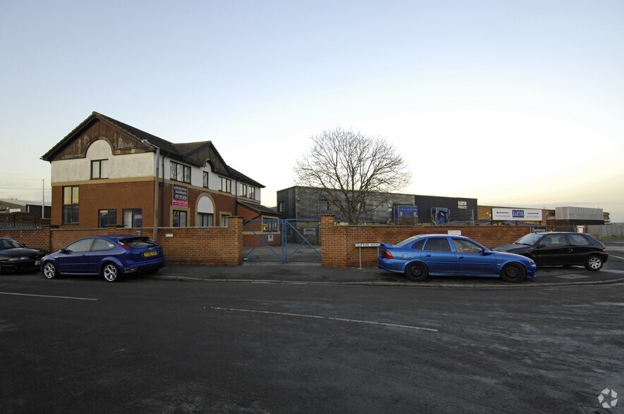 Barton Rd, Nottingham en alquiler - Foto del edificio - Imagen 2 de 3