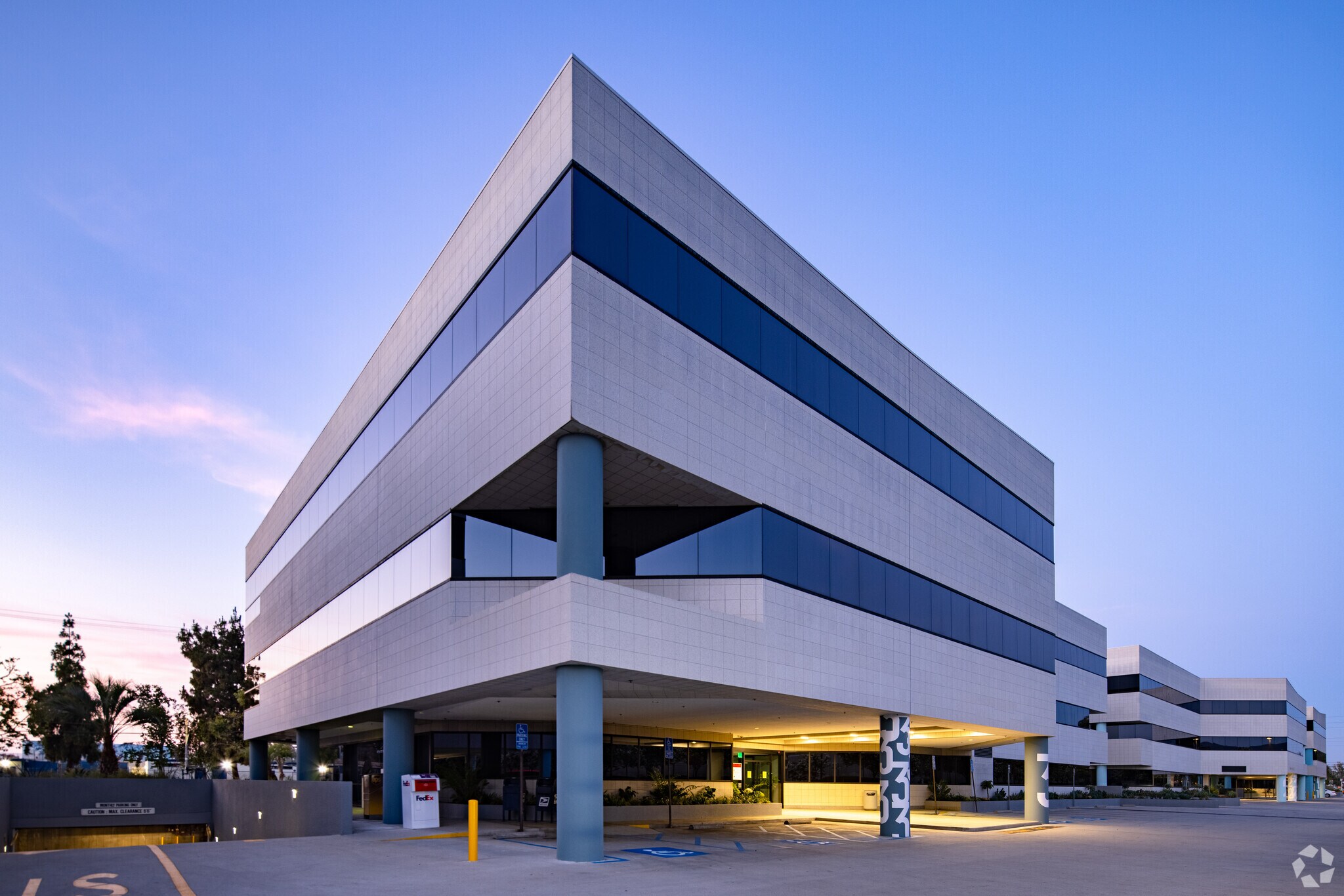 6345 Balboa Blvd, Encino, CA en alquiler Foto principal- Imagen 1 de 25