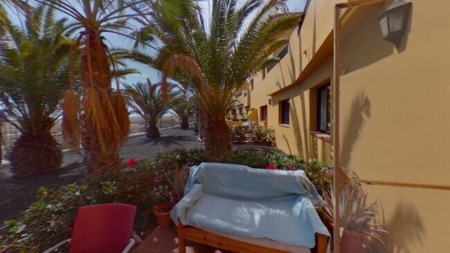 Más detalles de Calle de Pedro y Guy Vandaele, La Oliva - Local en venta