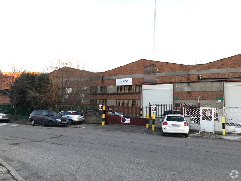 Calle Sierra de Guadarrama, 56, San Fernando de Henares, Madrid en venta - Foto del edificio - Imagen 3 de 4