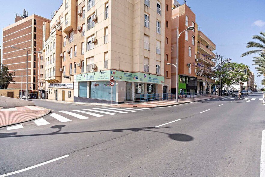 Isla, 2, Roquetas de Mar, Almería en alquiler - Foto del edificio - Imagen 2 de 43