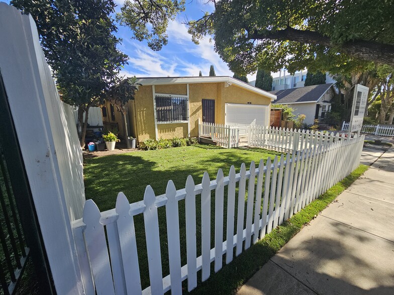 1523 18th St, Santa Monica, CA en venta - Foto del edificio - Imagen 3 de 17