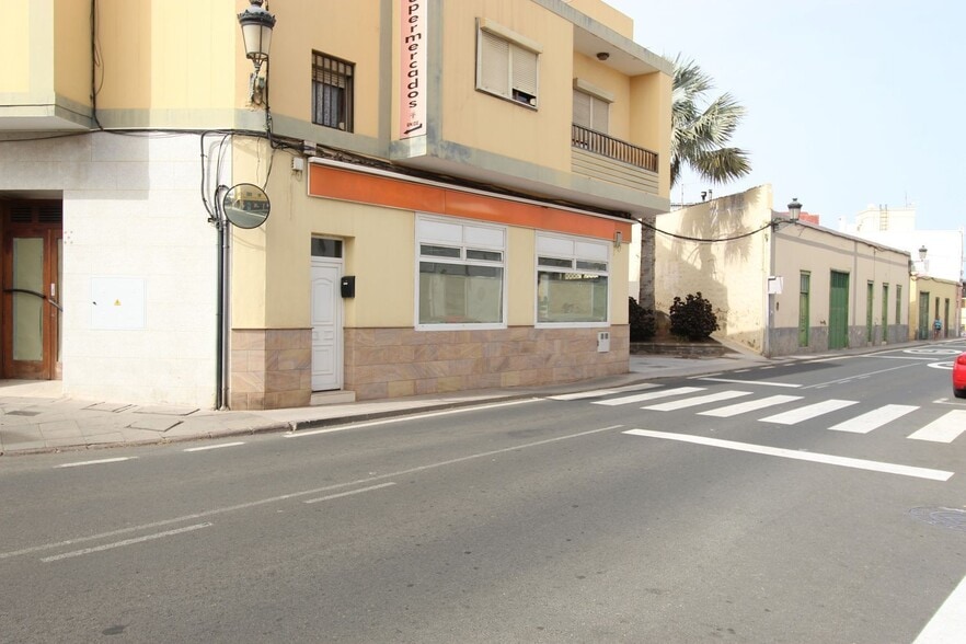 Calle Juan Alvarado y Saz, 66, Agüimes, Las Palmas en alquiler - Foto del edificio - Imagen 2 de 17