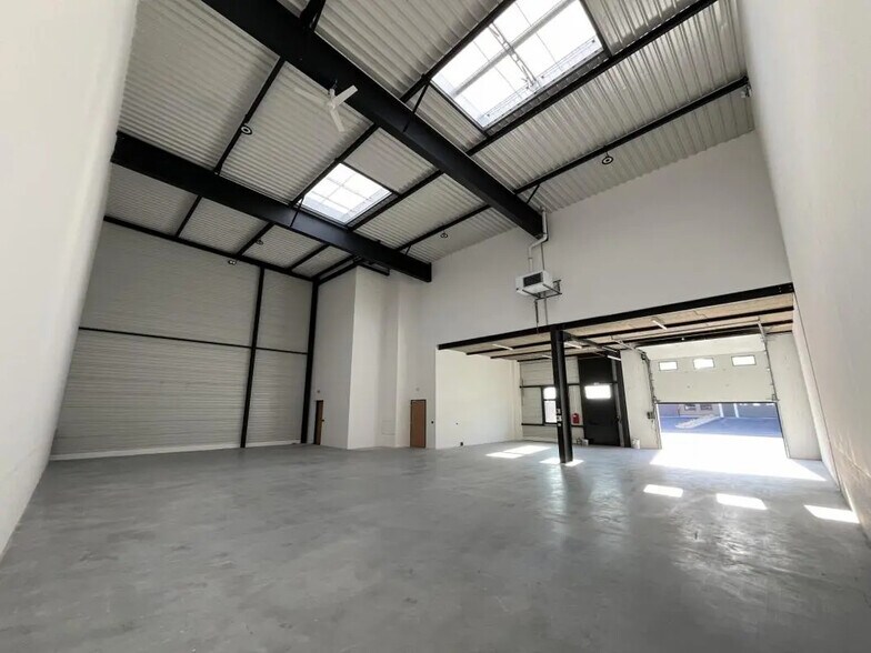 Flex en Saint-Priest en alquiler - Foto del edificio - Imagen 3 de 7