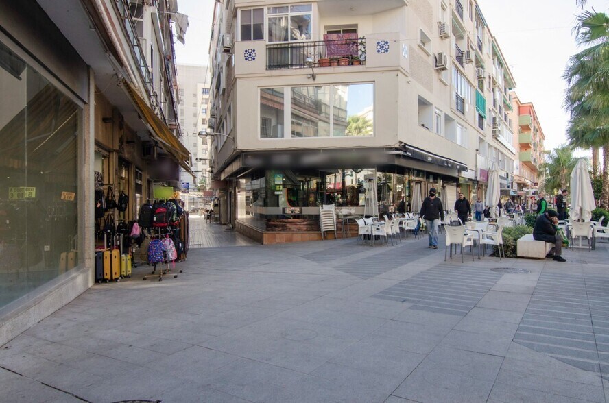 Local en Torremolinos, Málaga en venta - Foto del edificio - Imagen 2 de 5