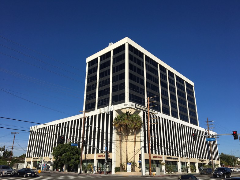 8540 S Sepulveda Blvd, Los Angeles, CA en alquiler - Foto del edificio - Imagen 1 de 12