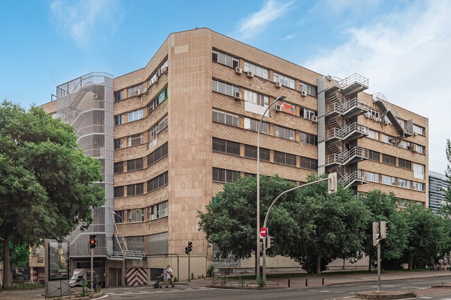 Más detalles de Calle Sebastián Gómez, 5, Madrid - Flex en venta