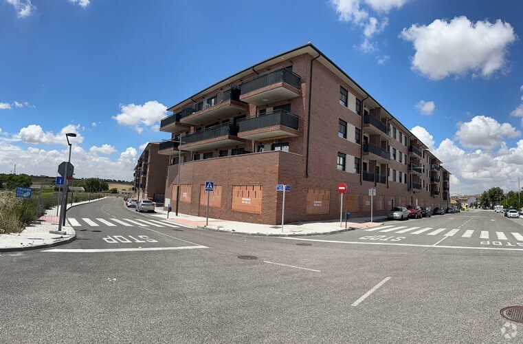 Avenida Miguel Ángel Blanco, Torrejón de Velasco, Madrid en alquiler - Foto del edificio - Imagen 1 de 2