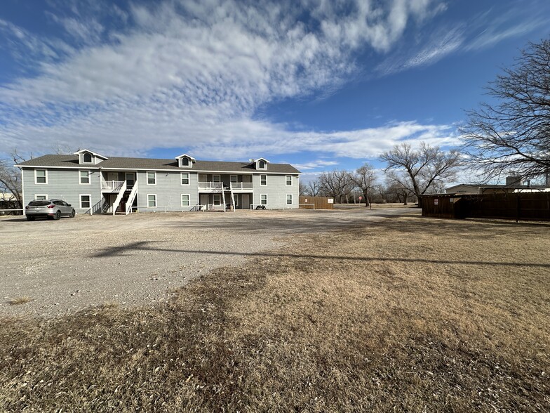 101 S 6th St, Pond Creek, OK en venta - Foto del edificio - Imagen 2 de 8