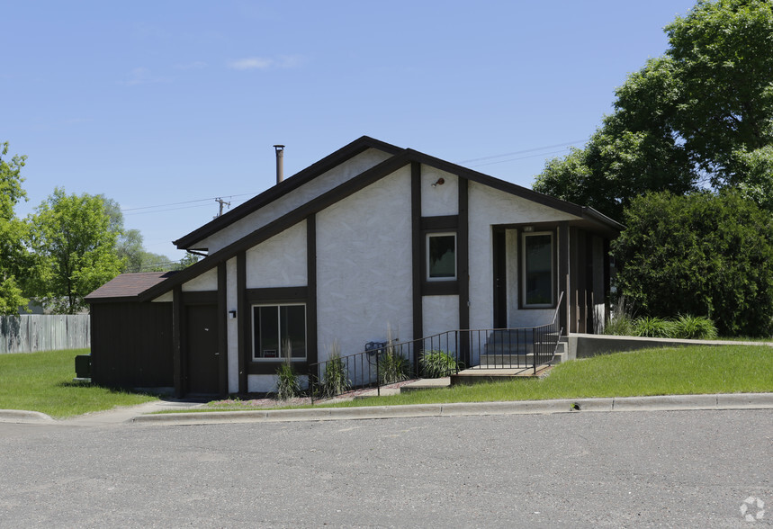 1299 NE Mississippi St, Fridley, MN en alquiler - Foto del edificio - Imagen 2 de 5