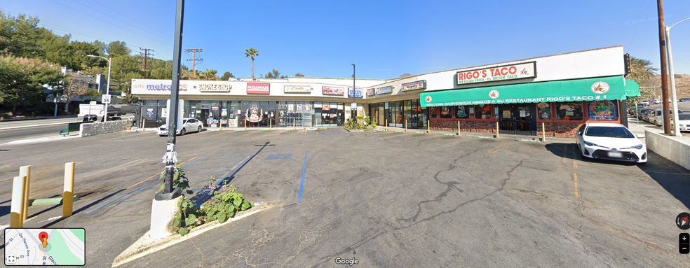 10750 Glenoaks Blvd, Pacoima, CA en alquiler - Foto del edificio - Imagen 3 de 6