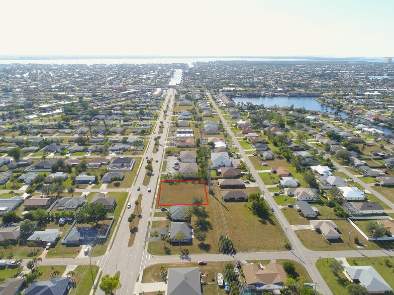 4412 Santa Barbara Blvd, Cape Coral, FL en venta - Foto del edificio - Imagen 3 de 20