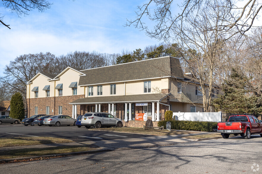 233 Union Ave, Holbrook, NY en venta - Foto del edificio - Imagen 1 de 1