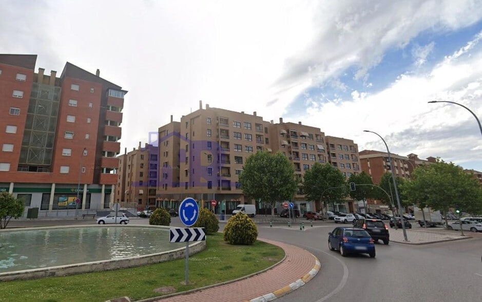 Local en Cuenca, Cuenca en alquiler - Foto del edificio - Imagen 2 de 2