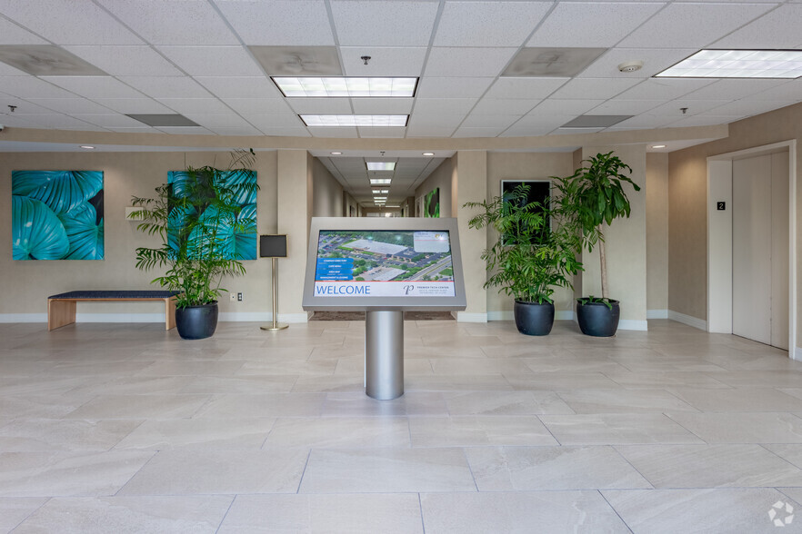 2810 N Parham Rd, Richmond, VA en alquiler - Lobby - Imagen 3 de 6