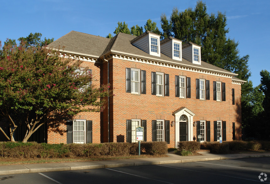 6719 Fairview Rd, Charlotte, NC en alquiler - Foto del edificio - Imagen 1 de 13