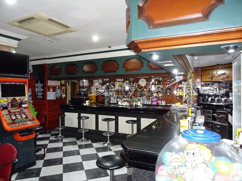 Local en Alicante en venta - Foto del edificio - Imagen 2 de 15