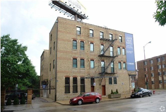 643 W Grand Ave, Chicago, IL en alquiler - Foto del edificio - Imagen 2 de 3