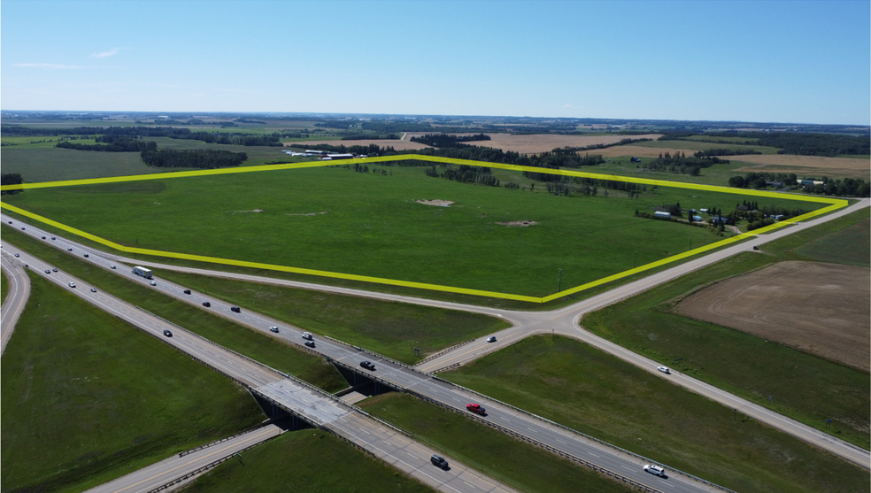 2 Hwy Rural, Rural Lacombe County, AB en venta - Vista aérea - Imagen 1 de 6