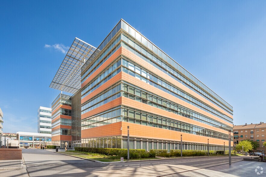 Oficina en Avinguda Sant Ferran, 38, Cornellà de Llobregat en alquiler - Foto del edificio - Imagen 2 de 3
