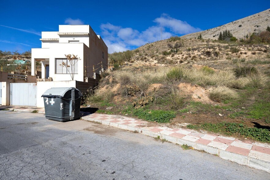Avenida Príncipe Felipe, 2, Alfacar, Granada en venta - Foto del edificio - Imagen 3 de 15