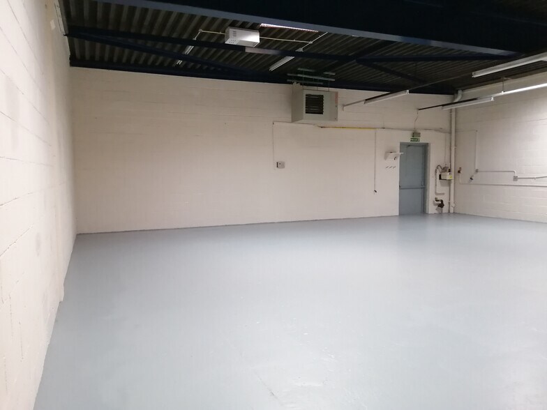 7-11 Kelvin Sq, Livingston en alquiler - Foto del edificio - Imagen 2 de 3